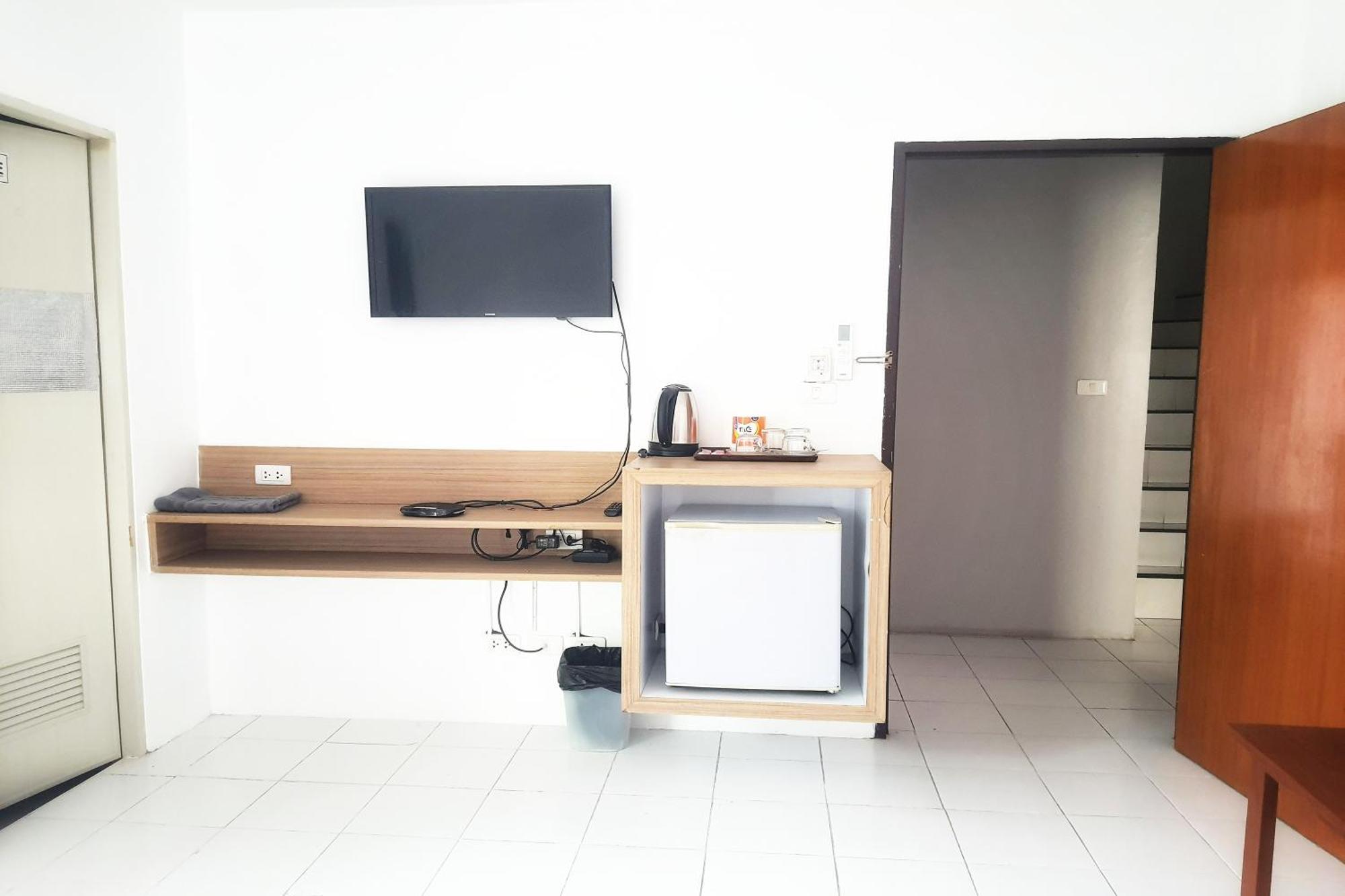 Patong Bay Inn Экстерьер фото